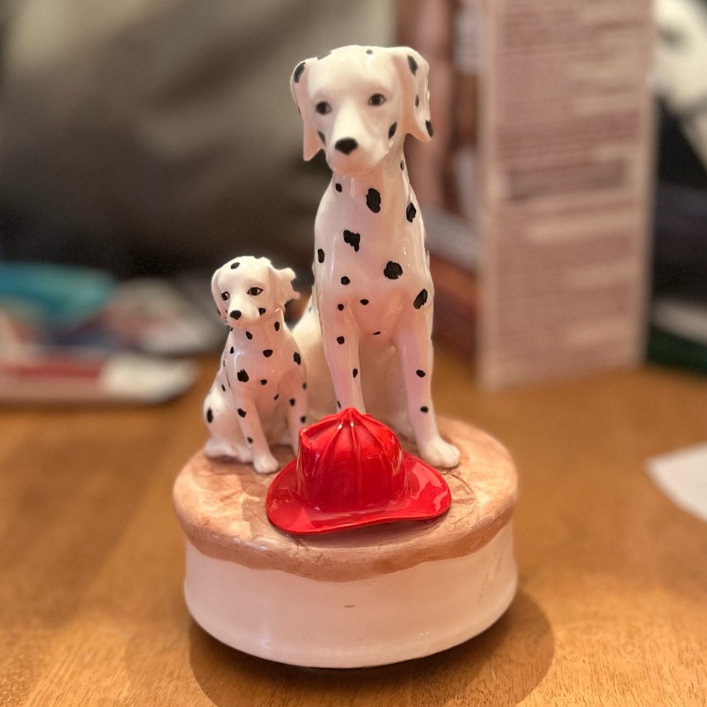 Otagiri Dalmatian with Fire Hat Music Box - vintage 1980’s 🚒🚒🚨